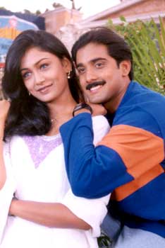 Richa and Tarun in Nuvve Kavali