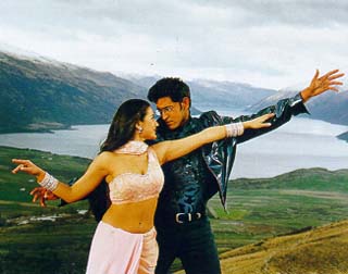 Amisha Patel and Hrithik Roshan in Kaho Naa... Pyaar Hai