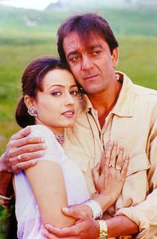 Namrata Shirodkar and Sanjay Dutt in Vaastav